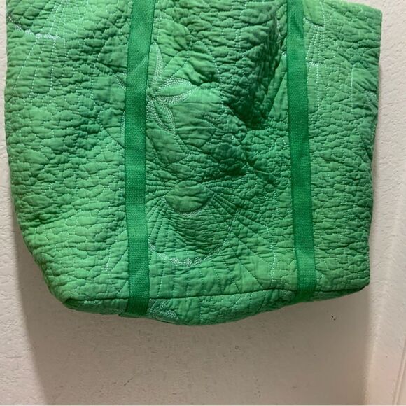 Large Quilted floral open tote bag green white stitches - Picture 4 of 8